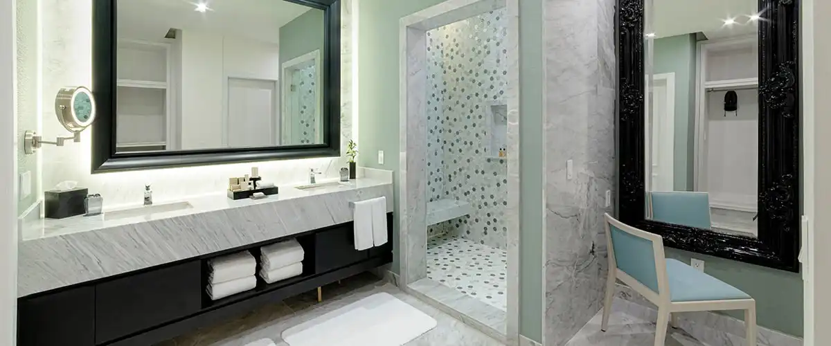 Mansion Swim-up Suite